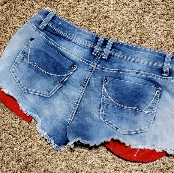 Rue 21 Shorts Exposed Red Pockets.. 7/8 and 9/10 avail. - Picture 2 of 8